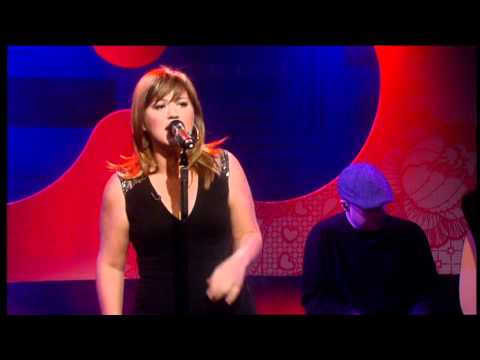 Kelly Clarkson - Mr Know It All (Acoustic Version) Live on Loose Women