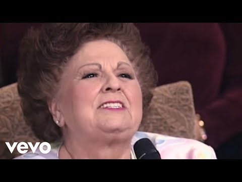 Vestal Goodman, Dottie Rambo - The Holy Hills of Heaven Call Me (Live)