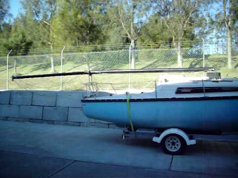 mast fully extended sailtracks aligned