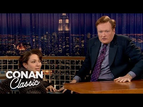 Maya Rudolph Makes Out With Conan | Late Night with Conan O’Brien