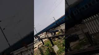 preview picture of video '12840 chennai mail down 12868 puducherri-howrah sf meets dg puram with both vskp wap4 locos with wa4'