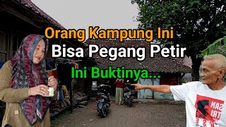 Download lagu This is the Village of Human Lightning Catchers and Evidence of Ki Ageng Selo's Catches in Grobog... mp3 Download lagu This is the Village of Human Lightning Catchers and Evidence of Ki Ageng Selo's Catches in Grobog... mp3