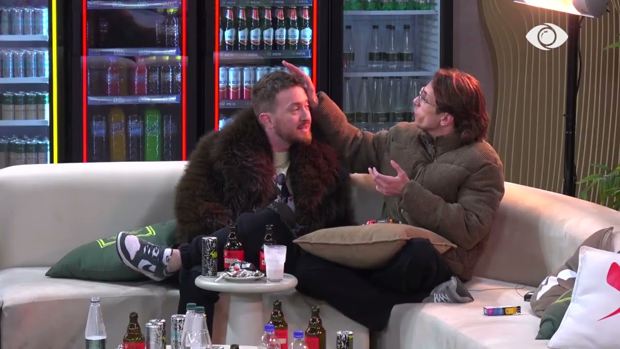 “Unë jam këngëtar më i mirë se ty”/ Tiri debaton me Vserlon: Mos më prek me dorë