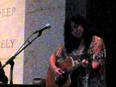 Tish Hinojosa -- Cobblestones (Live 2014)