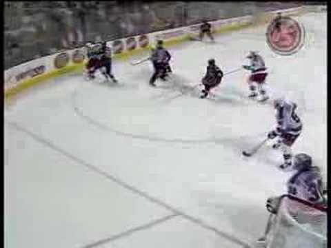 Chris Drury signs with the New York Rangers