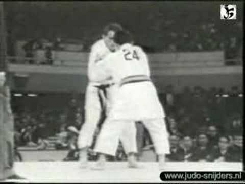 Judo Tokyo 1964: Bogolubov (USSR) - Nguyen-Van (VIET)