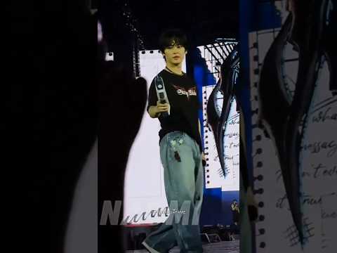 A Stay called Leeknow pabo & his eyes changed lmao