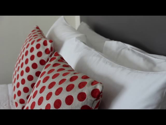 Video: West Plaza Hotel