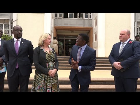 Katikkiro Charles Mayiga akyazizza Kate Airey High Commissioner wa Bungereza mu Uganda