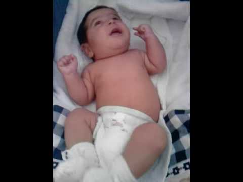 MIGUEL COM SAPATINHO BRANCO