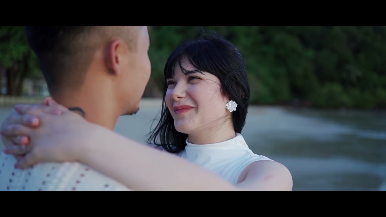 Amazing Surprise Beach Marriage Proposal in Phuket by BESPOKE EXPERIENCES THAILAND