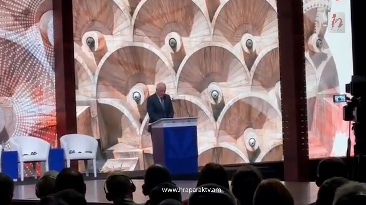 Նախագահ Խաչատուրյանը սխալներով ու մի կերպ է կարդում ելույթի տեքստը