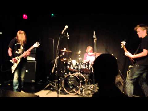 Enapay - It's alive (and cannot die) live @ scene 37. 25.10.13 HD