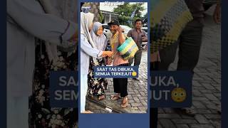 Download lagu Thought to be Carrying a Chicken, This Grandpa and Grandma's Bag Shocks with Its Contents. #shorts mp3 Download lagu Thought to be Carrying a Chicken, This Grandpa and Grandma's Bag Shocks with Its Contents. #shorts mp3