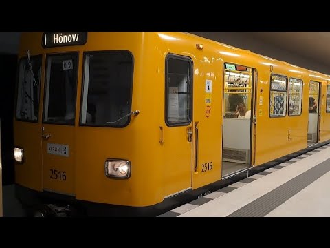 Berliner U-Bahn U5 F-Schaltwerker F76E am Unter den Linden Richtung Hönow (August)2023