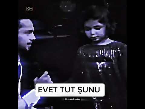 Küçük Kız Murat Boz'a Mikrofonu Tutturuyor . #komedi #keşfet