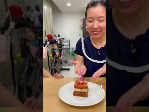 , title : 'Biến hình bánh kem, chúc mừng sinh Nhật cô 3 Vani'
