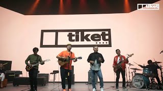 Download lagu TIKET feat. Gading Hanya Kamu Yang Bisa (Live at Epik Btv) mp3 Download lagu TIKET feat. Gading Hanya Kamu Yang Bisa (Live at Epik Btv) mp3