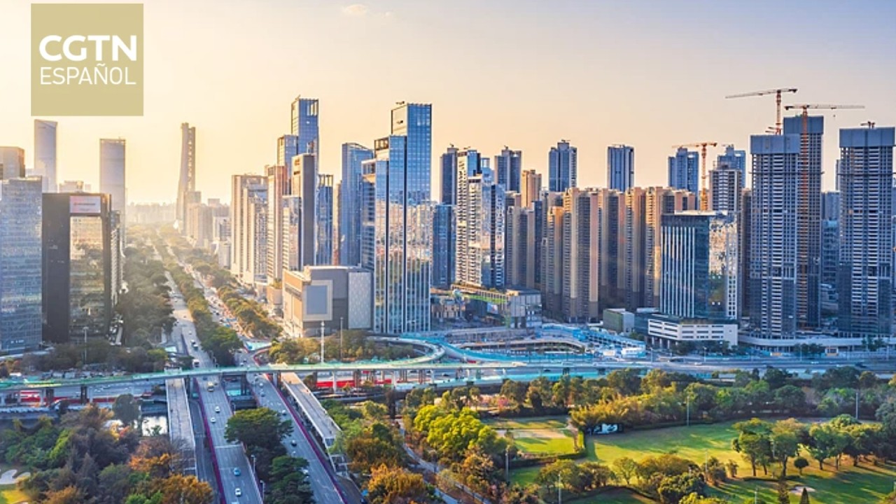 China destaca el desarrollo económico como tarea central durante el período del XV Plan Quinquenal