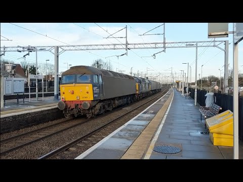 DRS 5 Loco Convoy 0Z65 Stowmarket - Crewe Gresty Bridge DRS @ Bushey - 19/12/18