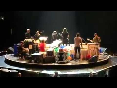 Alice Cooper with the foo fighters: Schools Out