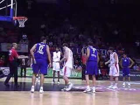 27 11-12-07 BCO-Athene - Vrijworpen voor Veselin Petrovic.mp