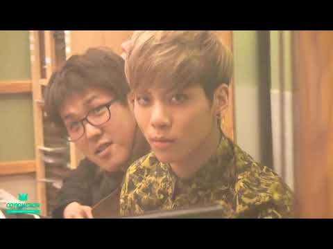 Kim Jonghyun (eye contact 🙂)