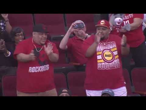 videoDance Cam Lands On Twins In Crowd, But No One Was Ready For Their Hilarious Routine!