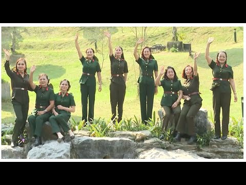 Thể hiện bởi Tốp ca nữ