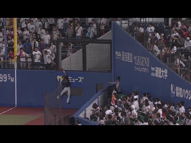 【3回裏】バファローズ・松井佑 フェンスを恐れず見事ジャンピングキャッチ!! 2019/7/30 M-B