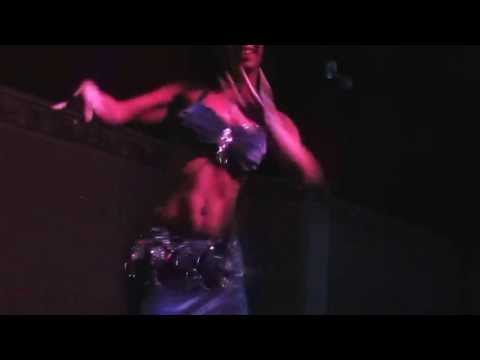 nayla nader en buda bar