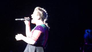 Kelly Clarkson - Low - Detroit MI 7/26/15