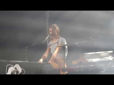 Love of Lesbian - "Allí Donde Solíamos Gritar" feat. Amaia Romero | Teatro Circo Price (Madrid)