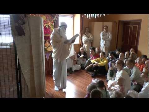 Divadlo - 20. výročí instalace Šrí Šrí Nitái-Navadvípačandra 04/11