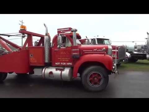 B-Model Mack Tow Truck
