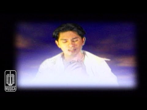 Ronnie Sianturi - Melangkah Diatas Awan (Official Music Video)