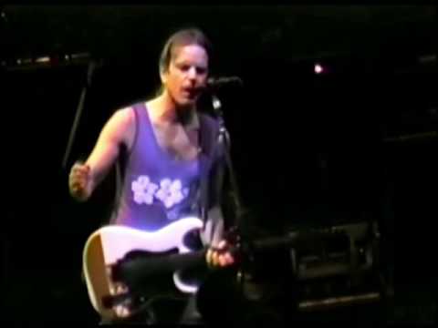 Music Never Stopped (2 cam) - Grateful Dead - 9-20-1988 Madison Sq. Garden, NY (set1-08)