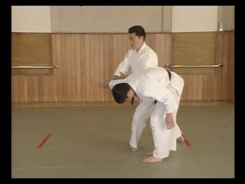 Yoshinkan Aikido - Katate Mochi Sankajo Osae Ni