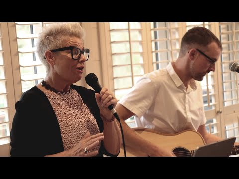 Acoustic Avenue video.