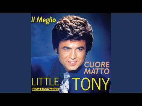 Un uomo piange solo per amore