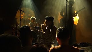 Video For the Damaged (En Vivo) de Blonde Redhead