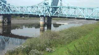 preview picture of video 'River Dee Bore September 2012'