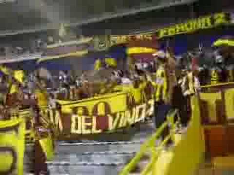 "Humbor y Sus Pelachivas Aguante en Drogotá" Barra: Revolución Vinotinto Sur &bull; Club: Tolima