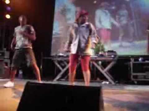 DJ Batata Feat. Tati Quebra Barraco - Sequência do Entra e Sai Ao Vivo