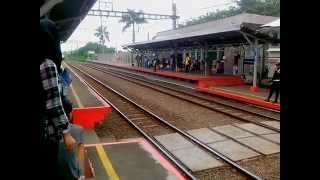 preview picture of video 'Kereta Api Krakatau Relasi Merak-Kediri Melintas di Stasiun Pondok Ranji'