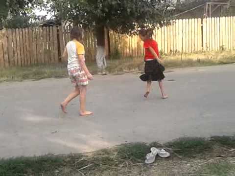 micutele guess who de sfintesti:))))))