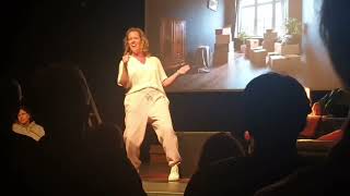 Taylor, The latte boy - Kristin Chenoweth