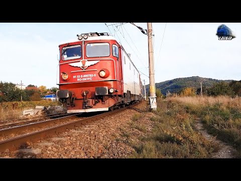 Două Trenuri de Călători în Năsăud/Two Passenger Trains in Năsăud - 06 October 2021