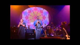 CESARIA EVORA - Nho Antone Escaderode. Live In Paris, April 2001 at the Zenith. (HD)