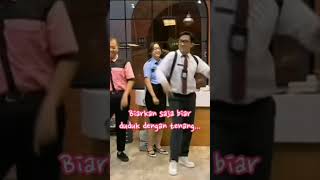 Download lagu Duet AYU KONDRE emng best. ikan dalam kolam #shorts #short #ayutingting #andretaulany #shortvideo mp3